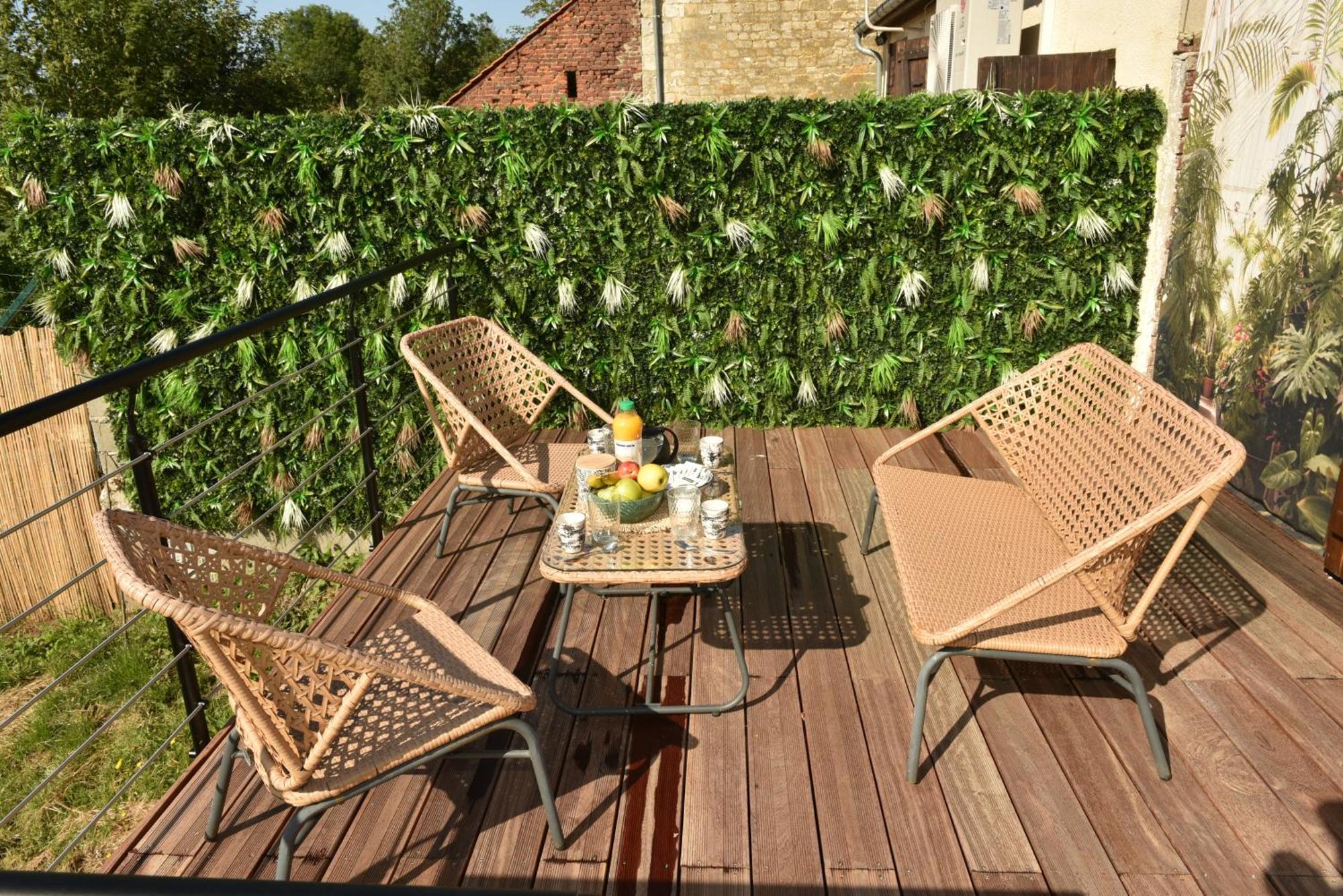 Maisonnette Du Bonheur - Vue Campagne - Baignoire Balneo 32 Jets - Lits Queen Size Vadencourt  Exterior foto
