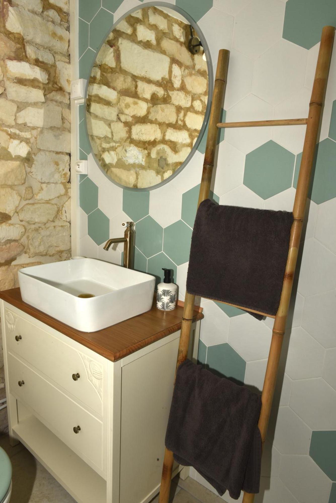 Maisonnette Du Bonheur - Vue Campagne - Baignoire Balneo 32 Jets - Lits Queen Size Vadencourt  Exterior foto