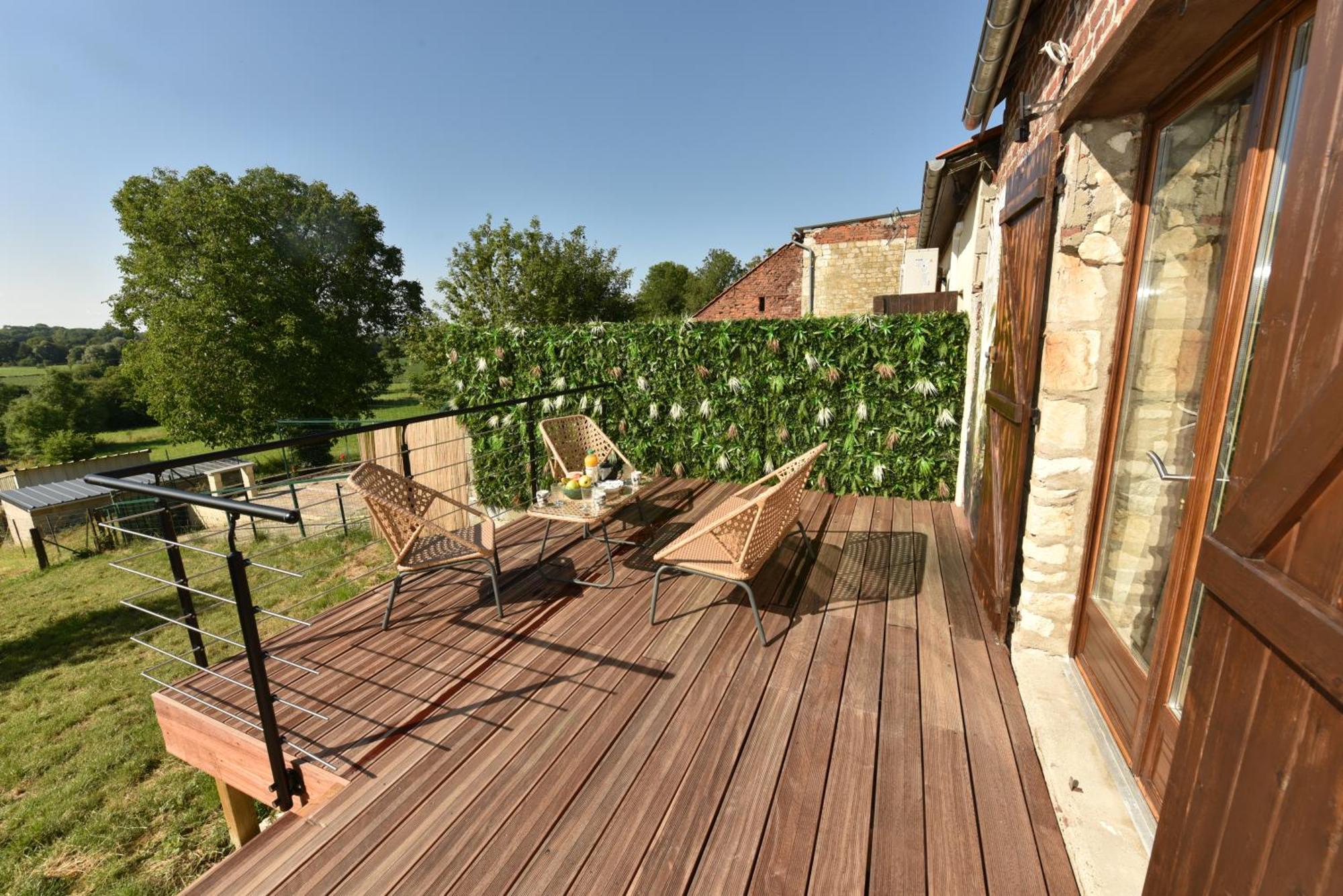 Maisonnette Du Bonheur - Vue Campagne - Baignoire Balneo 32 Jets - Lits Queen Size Vadencourt  Exterior foto